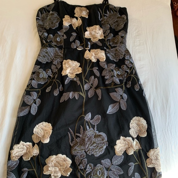 COPY - Lulu’s lace floral dress 🖤 - Picture 2 of 15